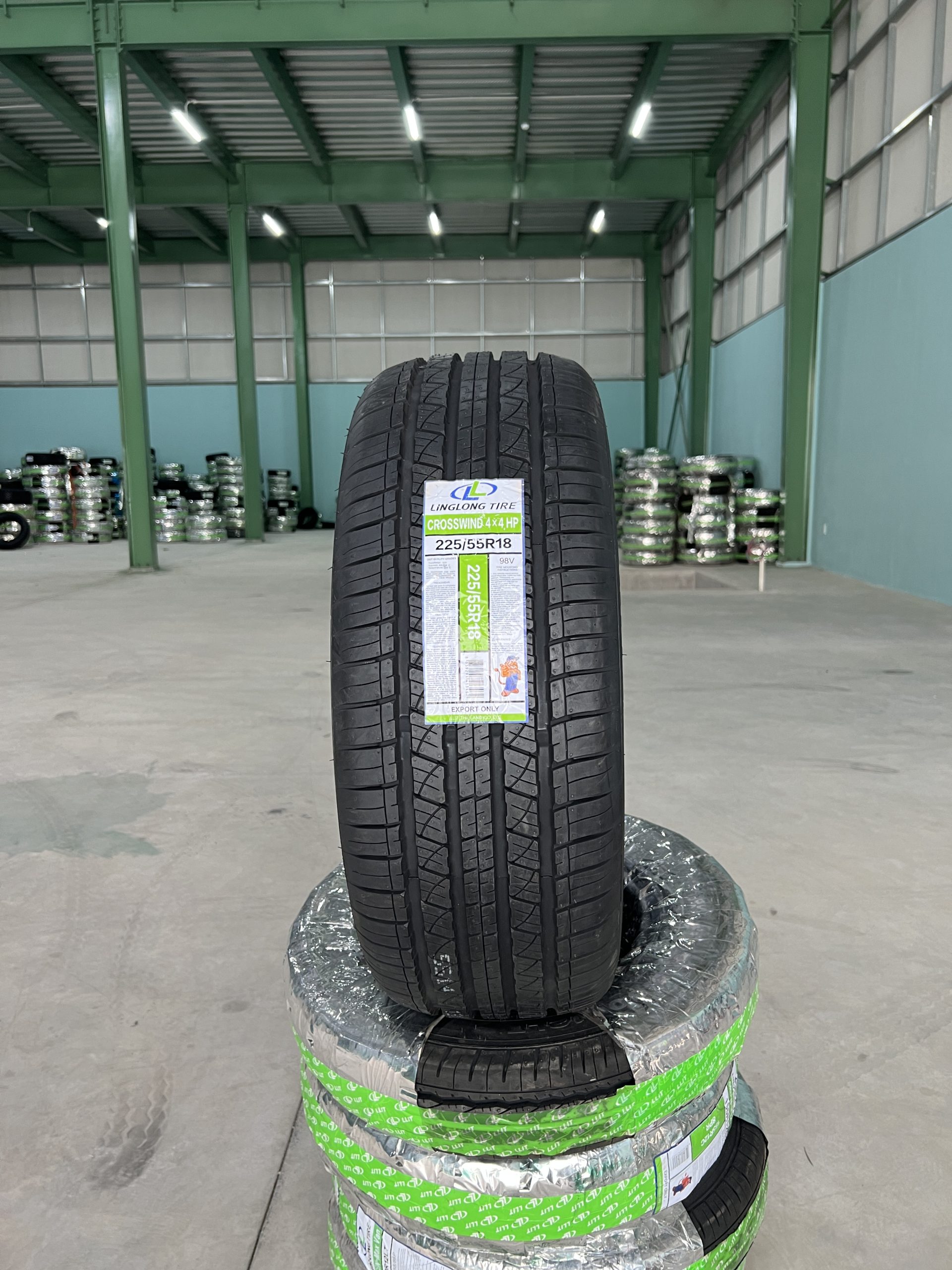 Thay lốp xe Mitsubishi Outlander 225/55R18 LingLong CrossWind 4x4 HP chính hãng tại Song Minh